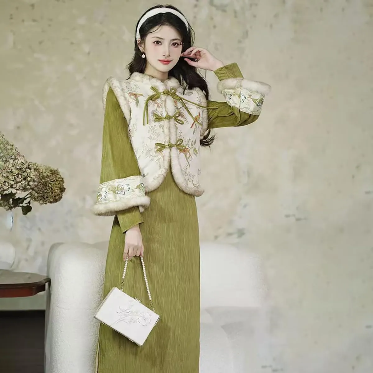 NCDUANSAN Chinese Style Long Sleeved Thick Cheongsam, Spring and Autumn Women's Retro Embroidered Vest Long Skirt