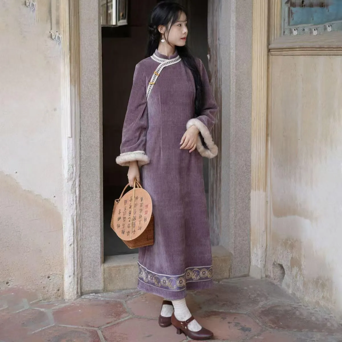 NCDUANSAN Chinese Style Long Sleeved Thick Cheongsam, Spring and Autumn Women's Retro Embroidered Vest Long Skirt