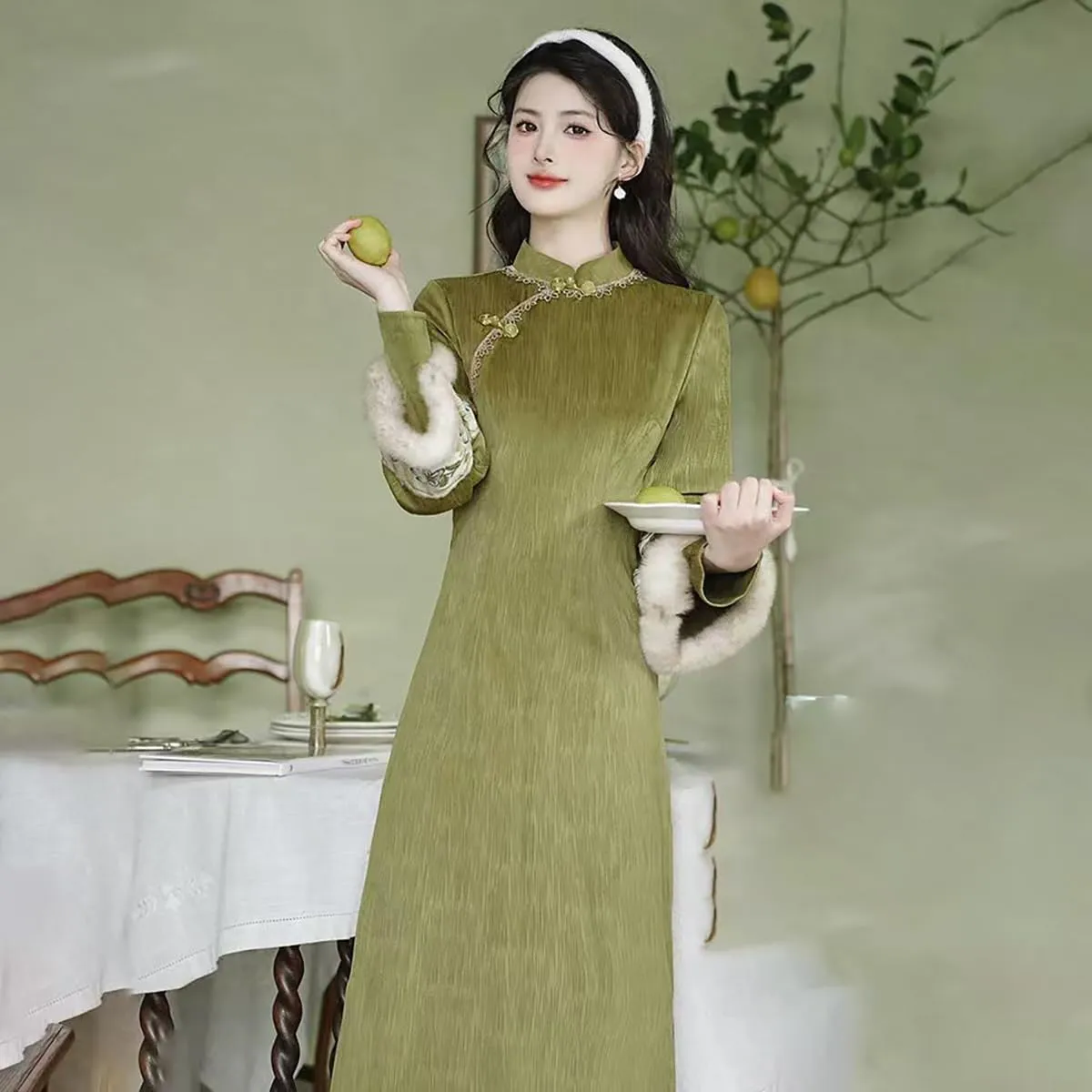 NCDUANSAN Chinese Style Long Sleeved Thick Cheongsam, Spring and Autumn Women's Retro Embroidered Vest Long Skirt